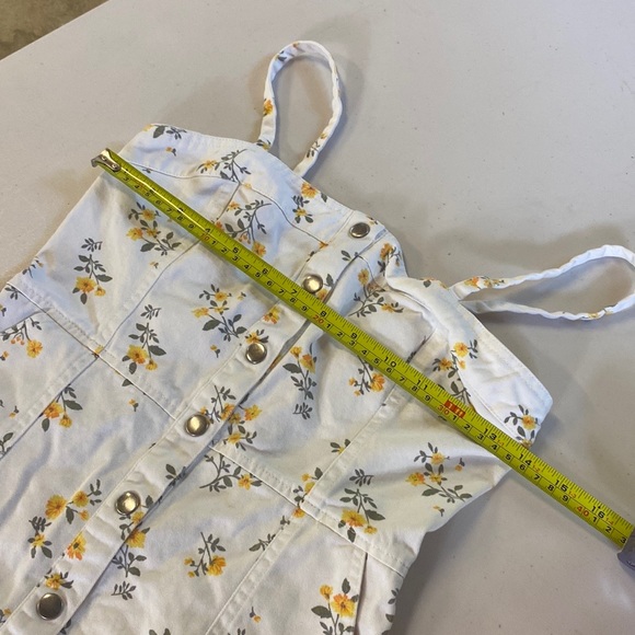 Forever 21 floral White Button Snap Dress bohemian size small has pockets - Picture 9 of 10